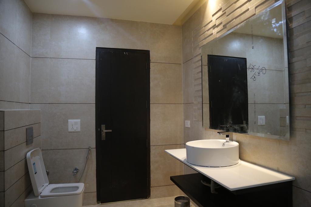 Hotel Hardy'S World Ludhiana Zimmer foto